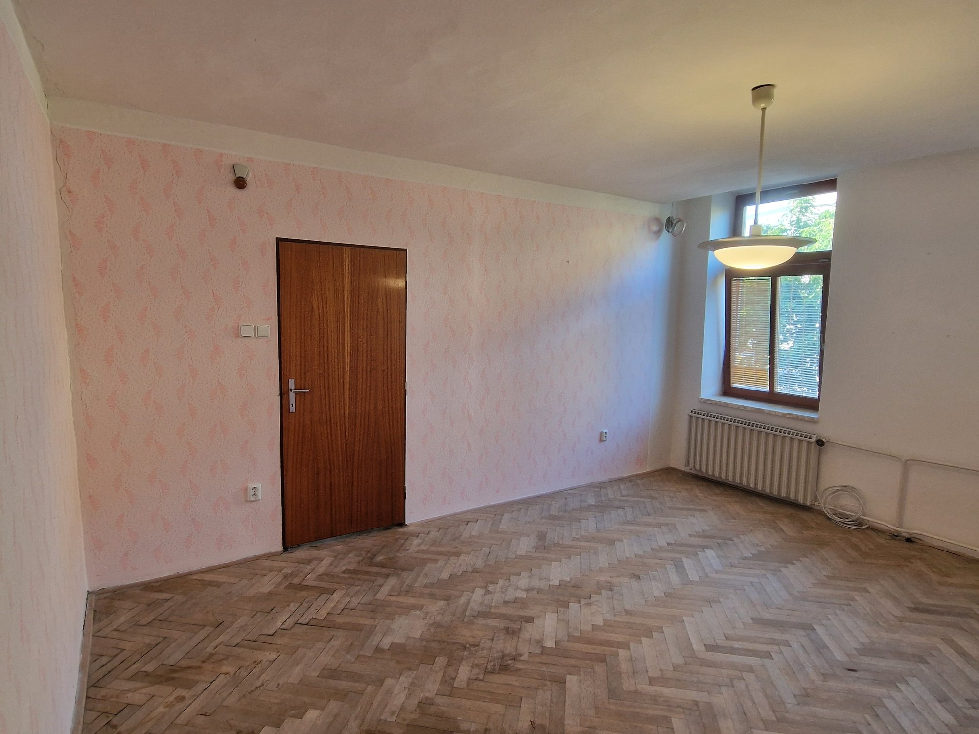 Ložnice, pohled ke dveřím